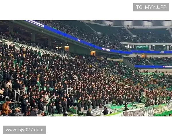 球迷自发献歌退役仪式温馨感人场面展现深情告别